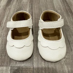Baby girl white shoes- 0-6 months/ size 1
